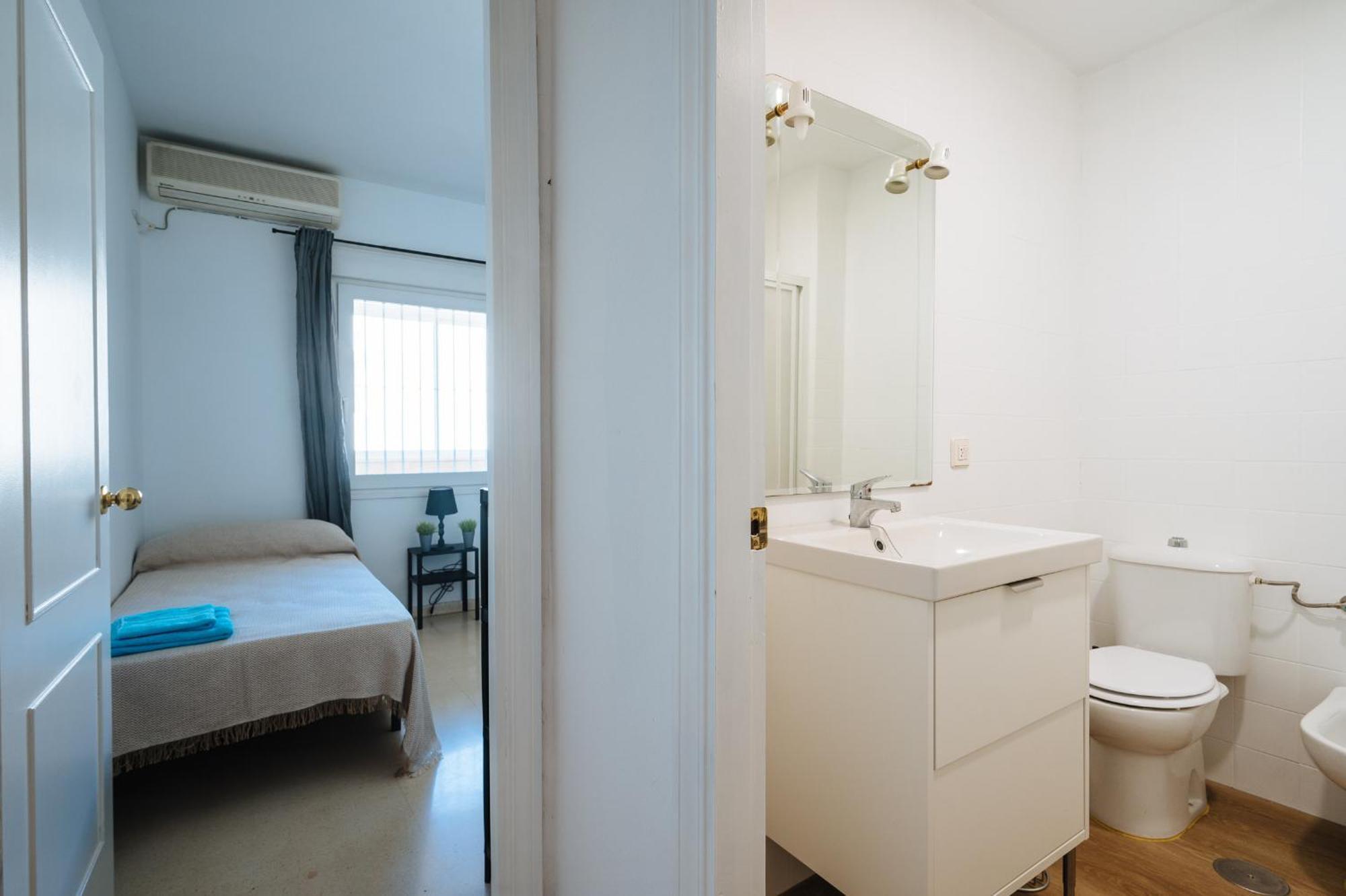 Piso Familiar Virgen Del Rocio Apartment Севиля Екстериор снимка
