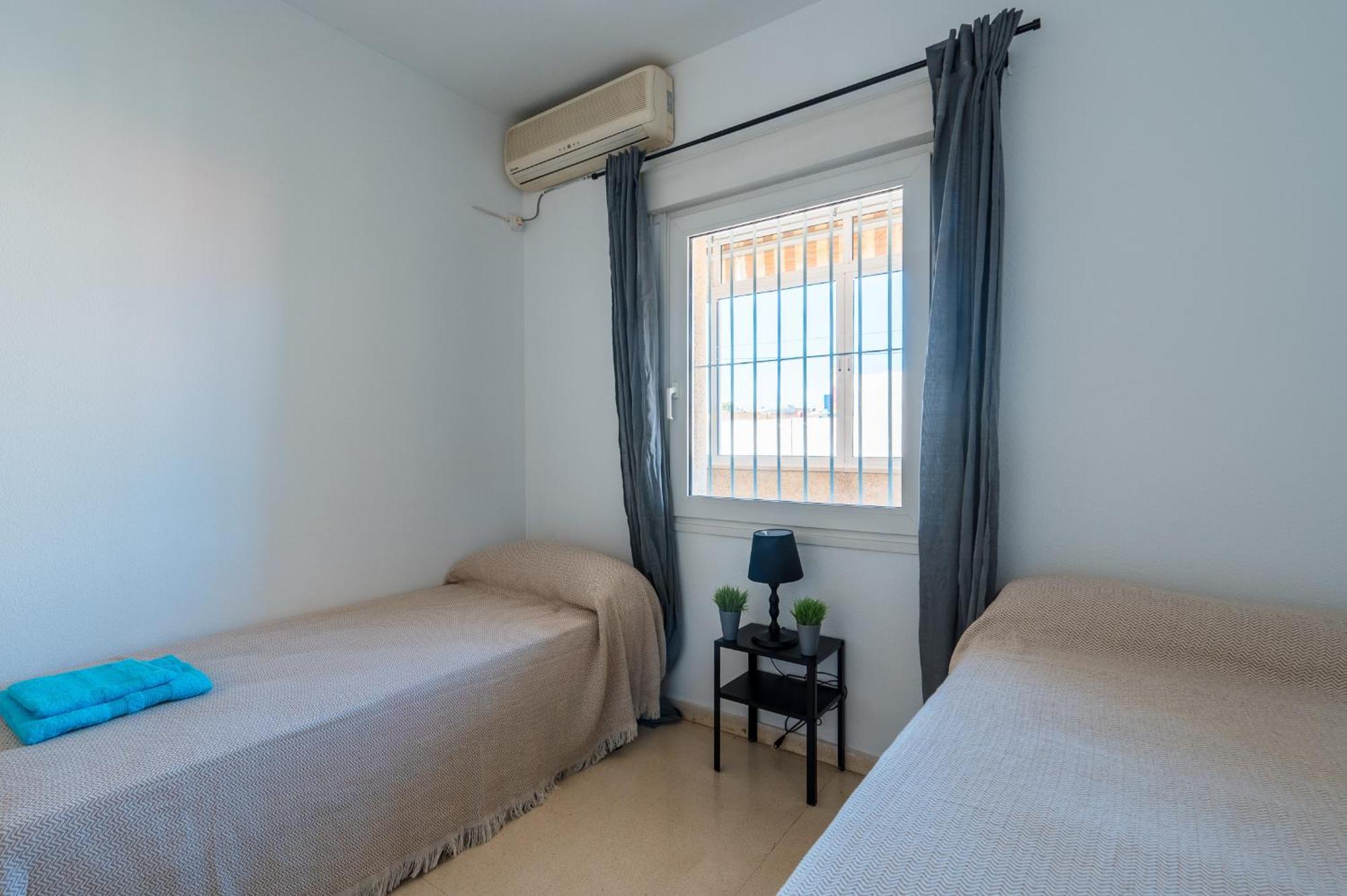 Piso Familiar Virgen Del Rocio Apartment Севиля Екстериор снимка