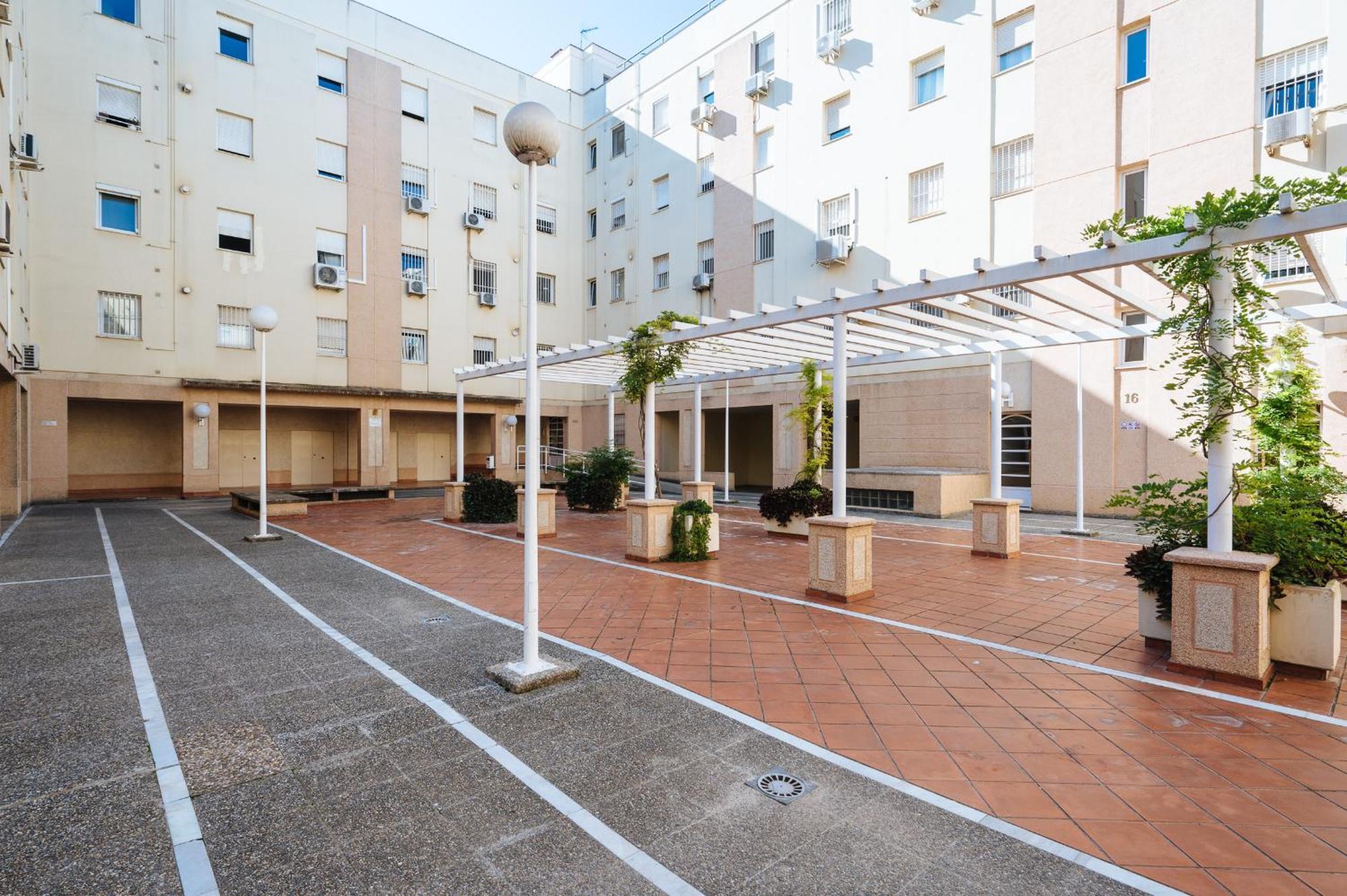 Piso Familiar Virgen Del Rocio Apartment Севиля Екстериор снимка