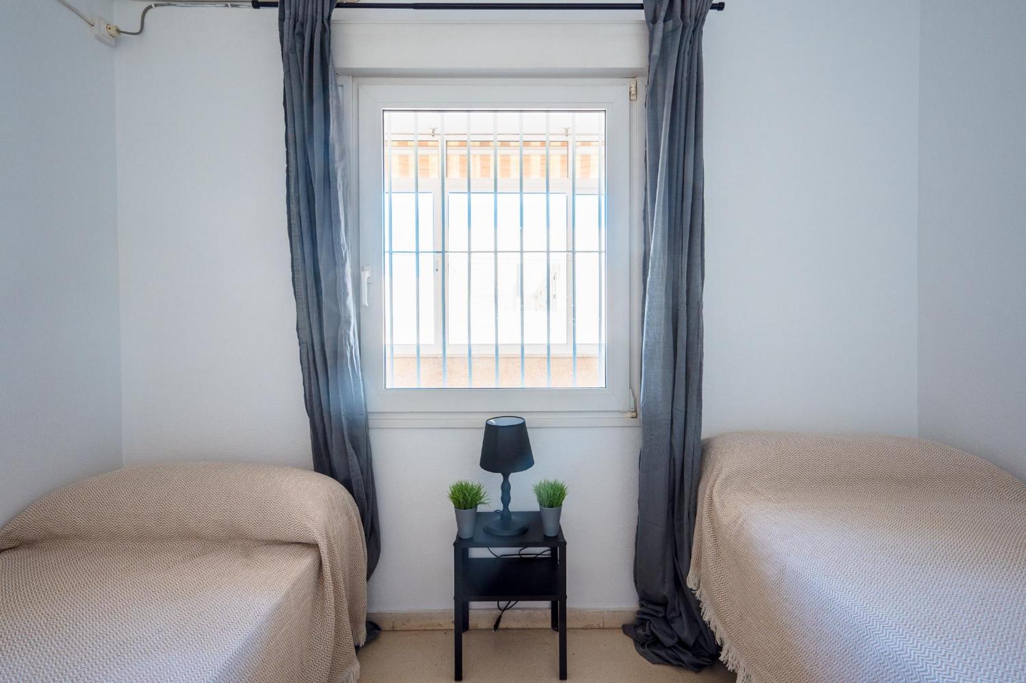Piso Familiar Virgen Del Rocio Apartment Севиля Екстериор снимка