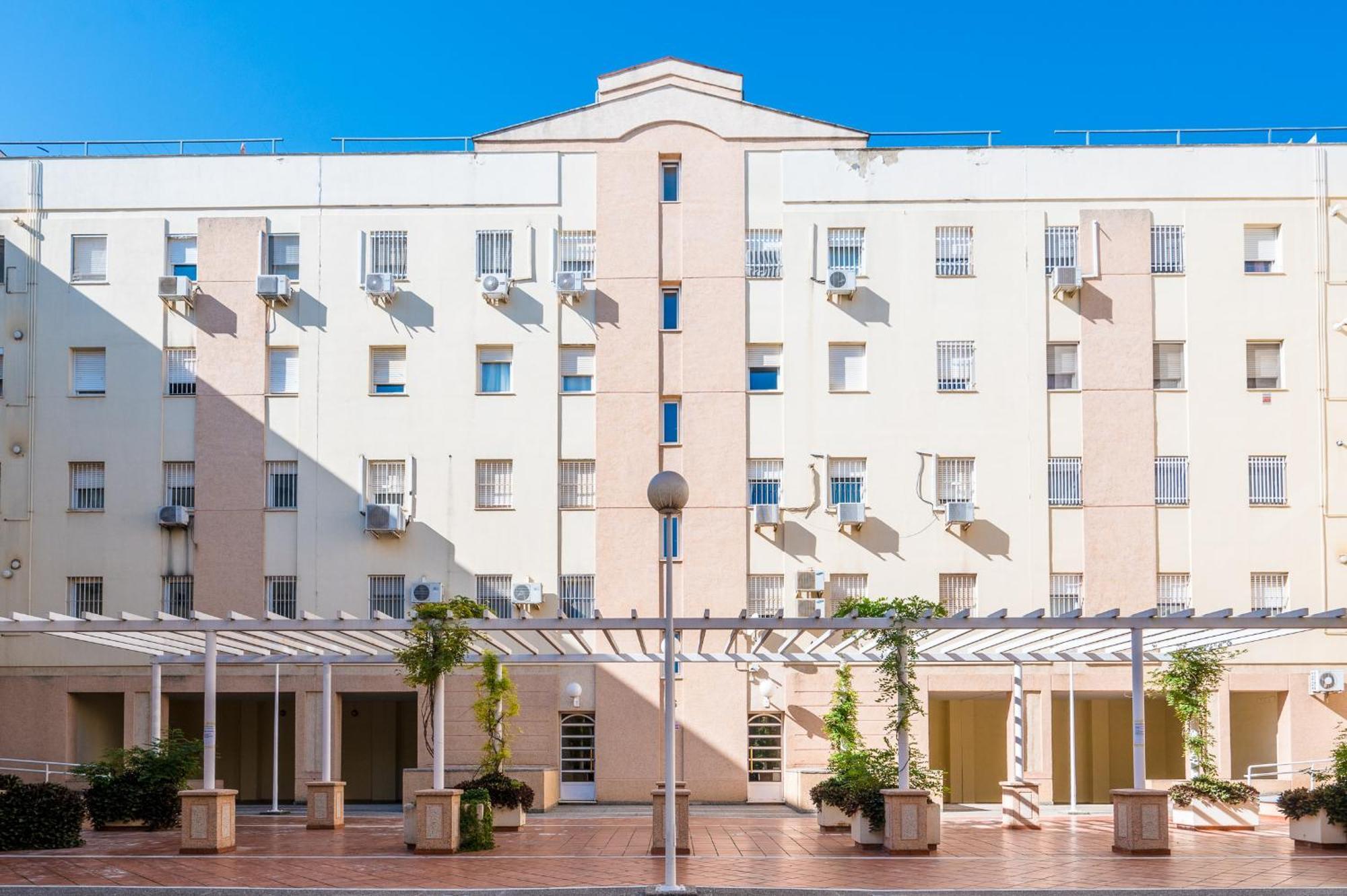 Piso Familiar Virgen Del Rocio Apartment Севиля Екстериор снимка
