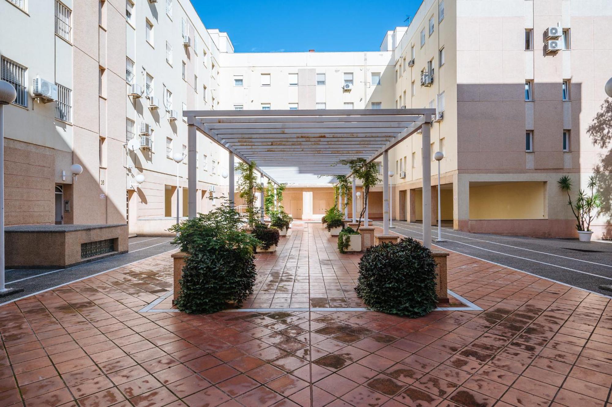 Piso Familiar Virgen Del Rocio Apartment Севиля Екстериор снимка