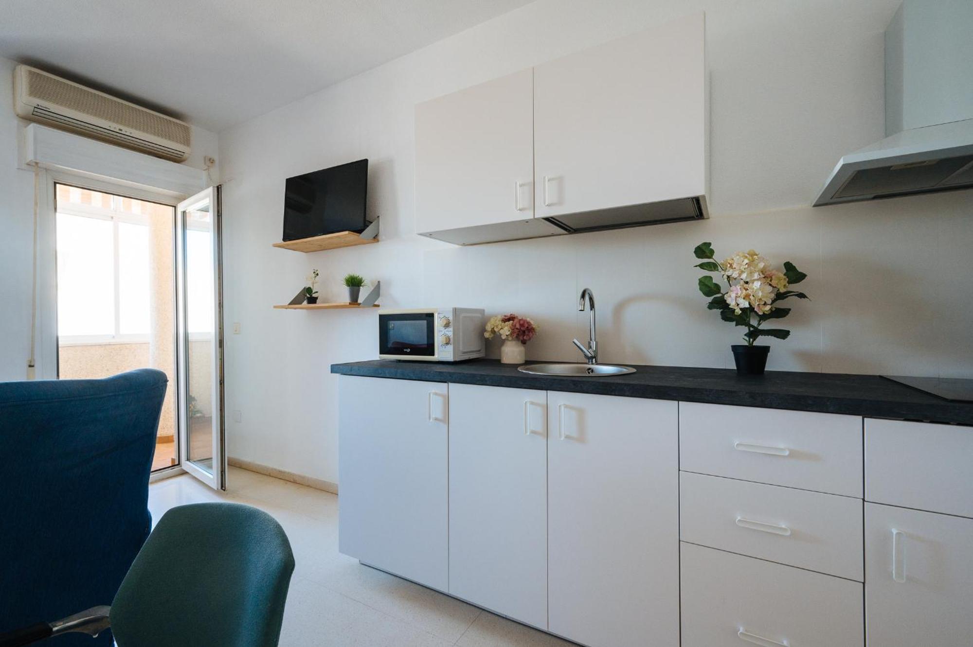 Piso Familiar Virgen Del Rocio Apartment Севиля Екстериор снимка