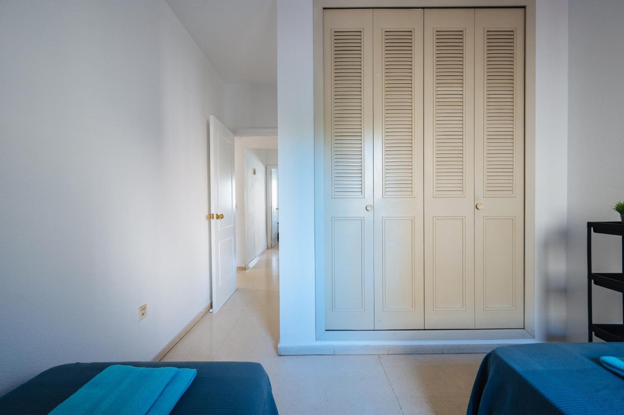 Piso Familiar Virgen Del Rocio Apartment Севиля Екстериор снимка