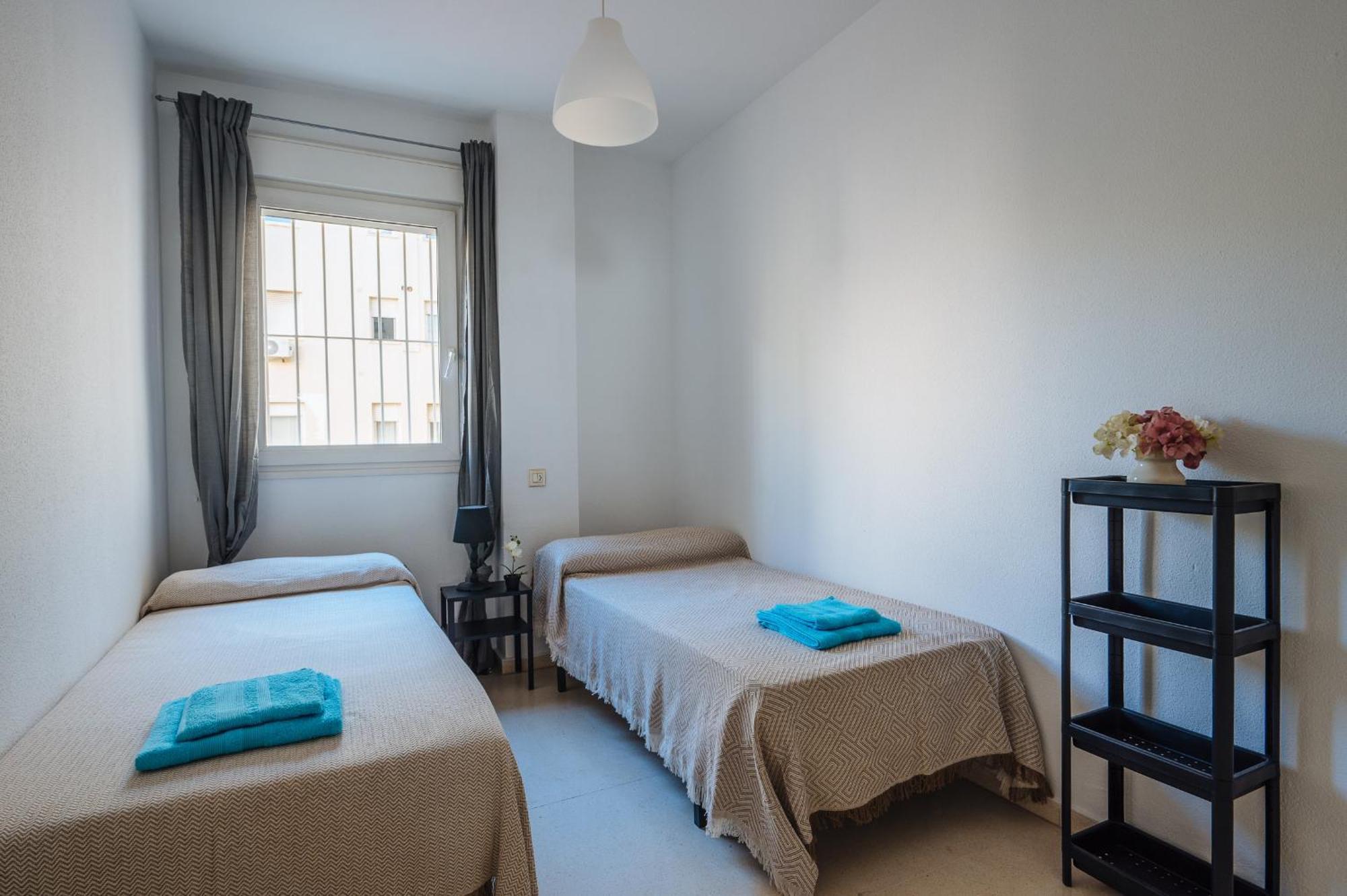 Piso Familiar Virgen Del Rocio Apartment Севиля Екстериор снимка