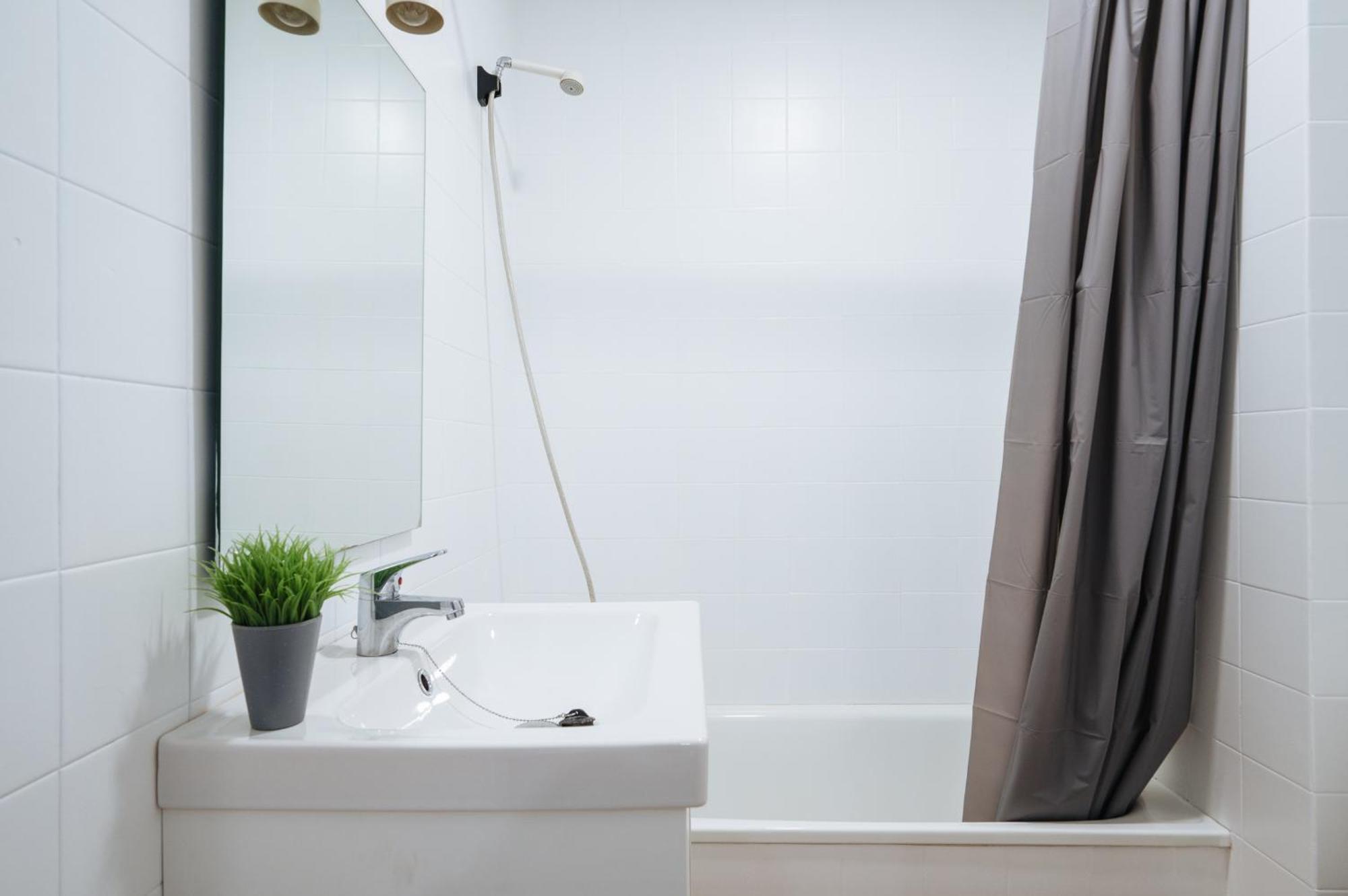 Piso Familiar Virgen Del Rocio Apartment Севиля Екстериор снимка