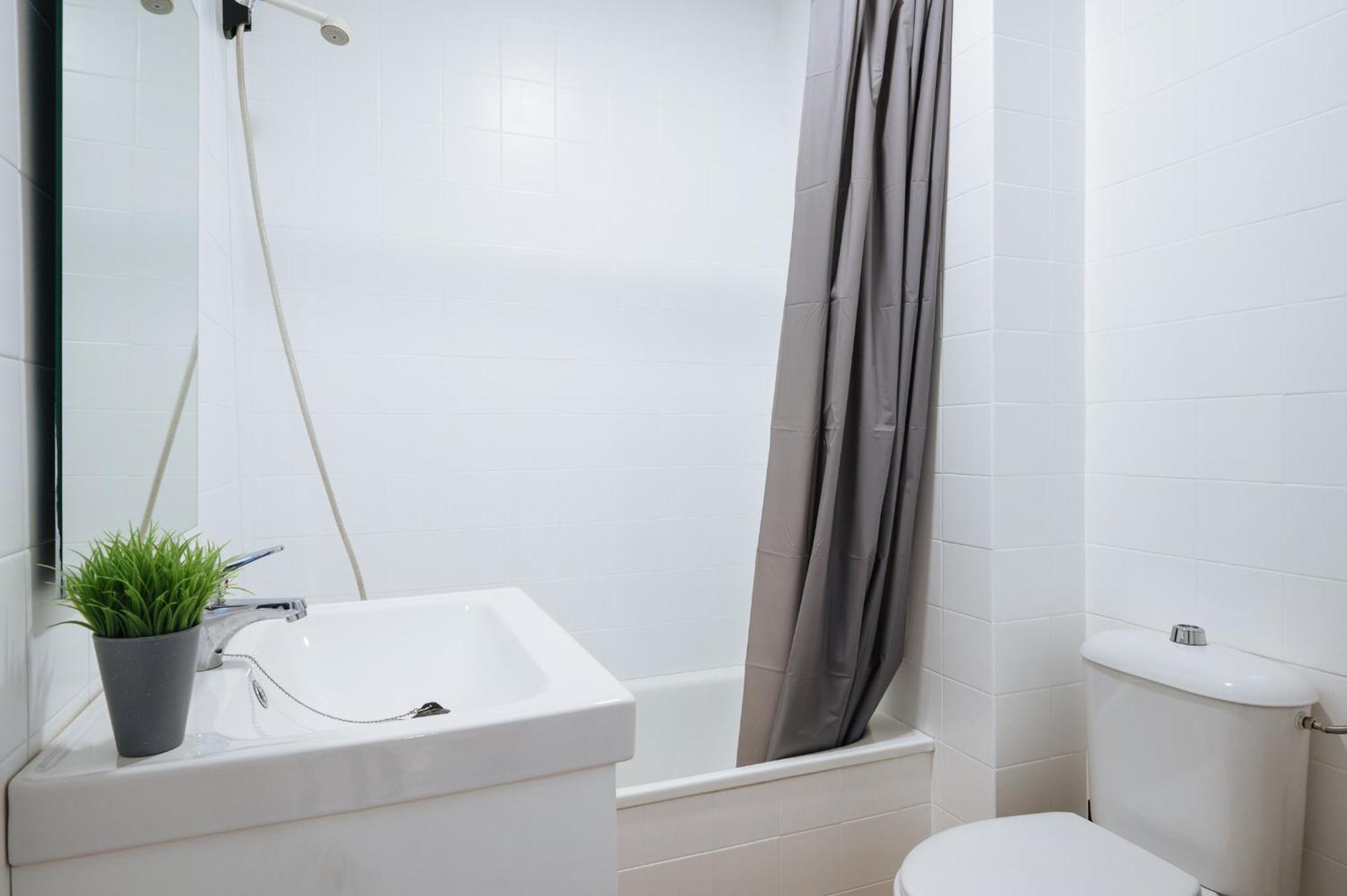 Piso Familiar Virgen Del Rocio Apartment Севиля Екстериор снимка
