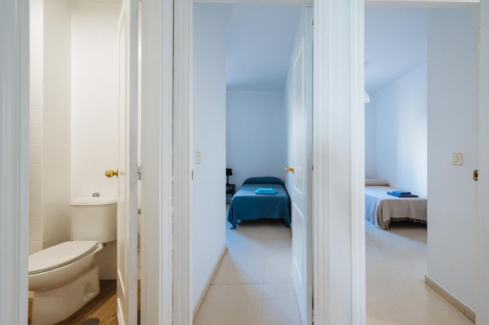 Piso Familiar Virgen Del Rocio Apartment Севиля Екстериор снимка