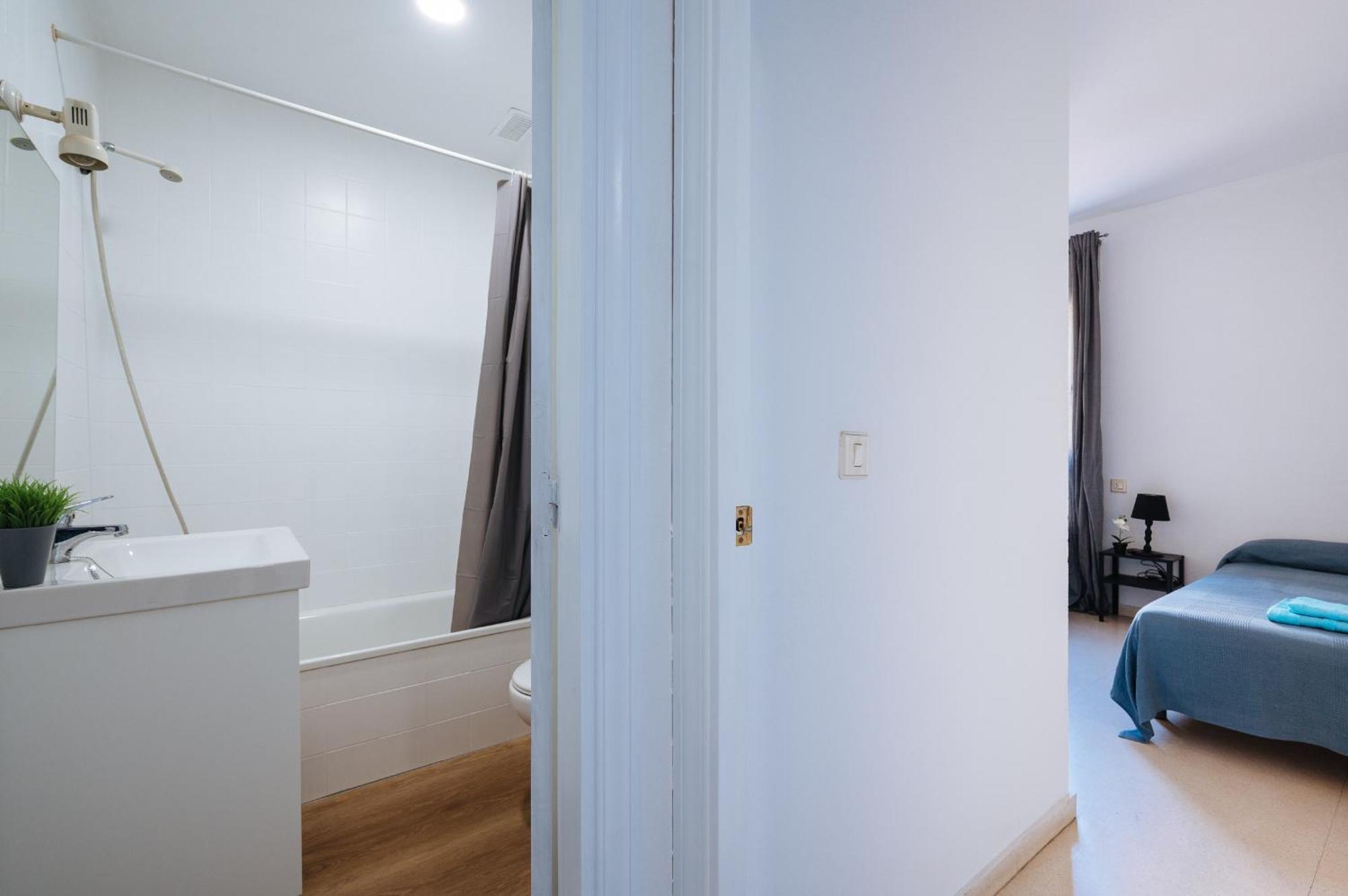 Piso Familiar Virgen Del Rocio Apartment Севиля Екстериор снимка