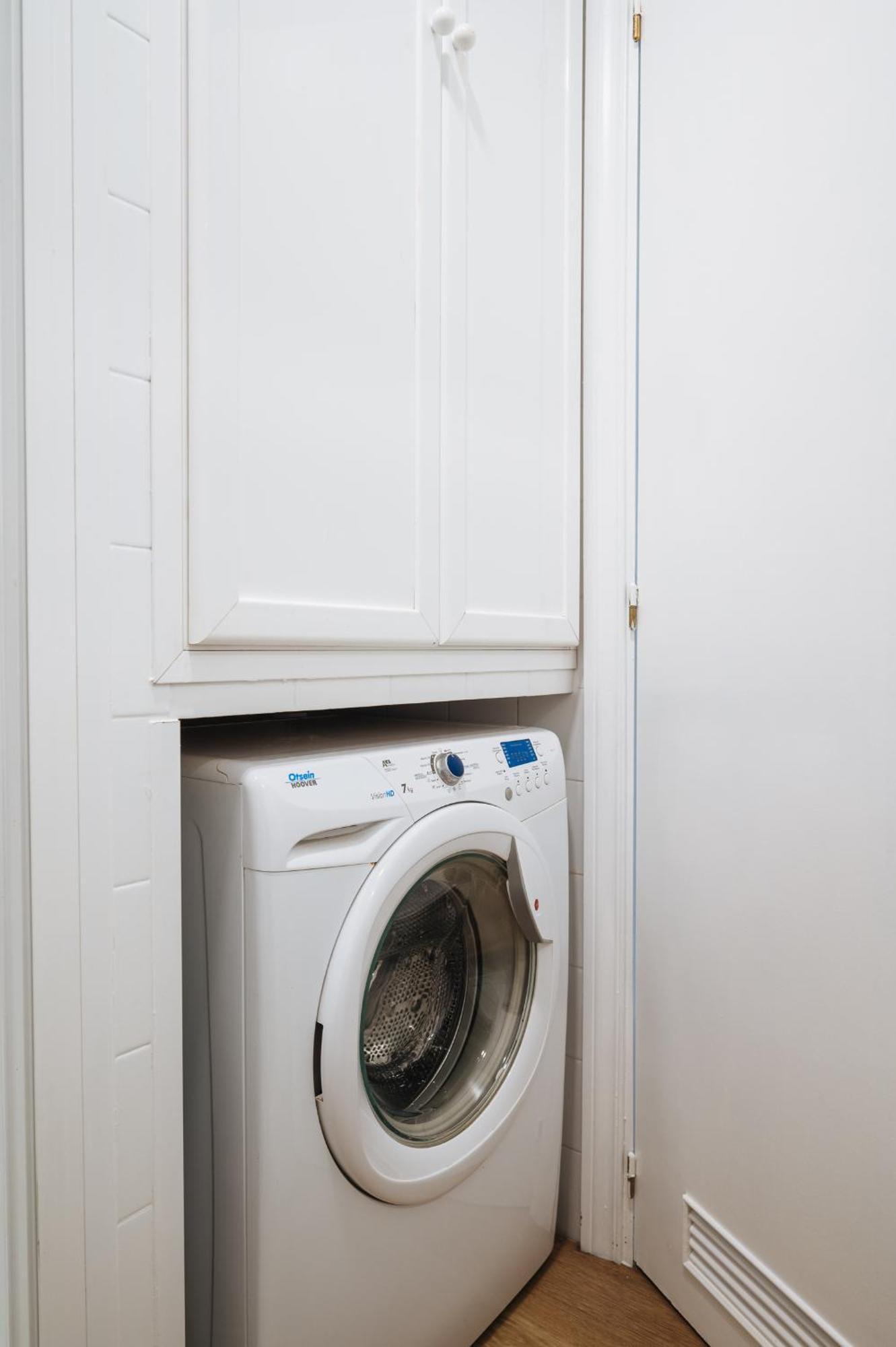 Piso Familiar Virgen Del Rocio Apartment Севиля Екстериор снимка